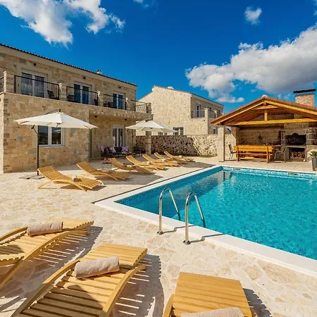 Villa Marijana *